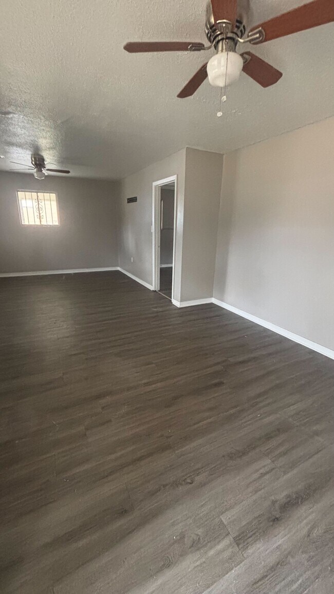 Foto del edificio - 147 Strafford St