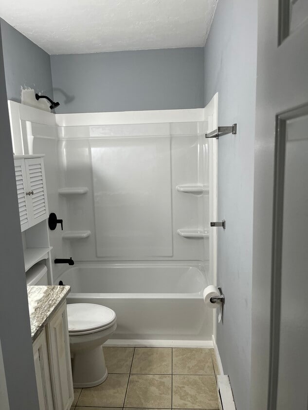full bath - 85 Riverview Pl