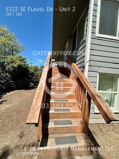 Foto del edificio - 5322 SE Flavel Dr. Unit #2