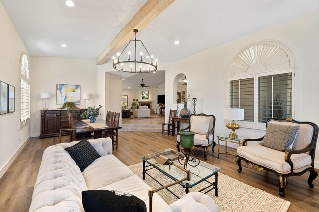 Building Photo - 47210 Heliotrope Dr