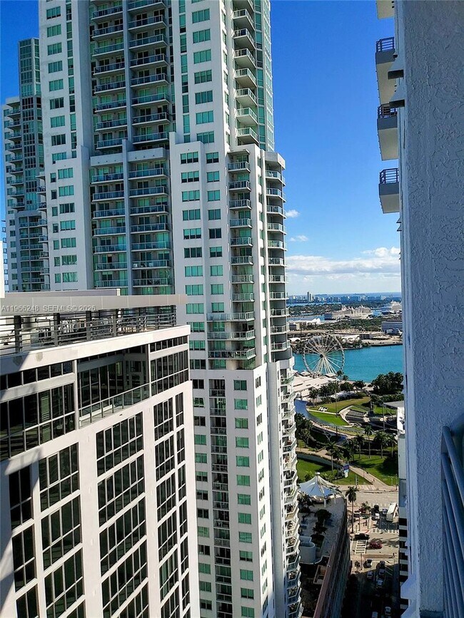 Foto del edificio - 133 NE 2nd Ave