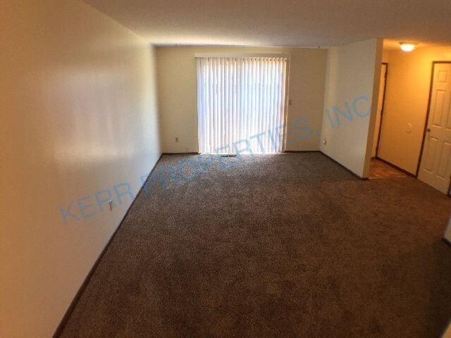 Building Photo - 3631 SE 165th Ave