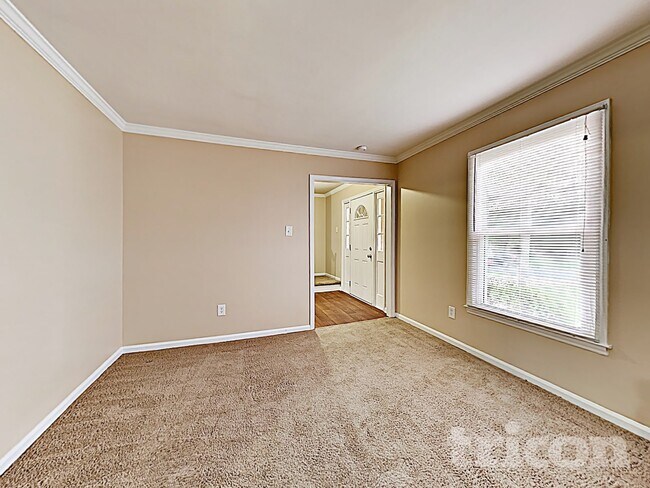 Foto del edificio - 6311 Coach Hill Ln