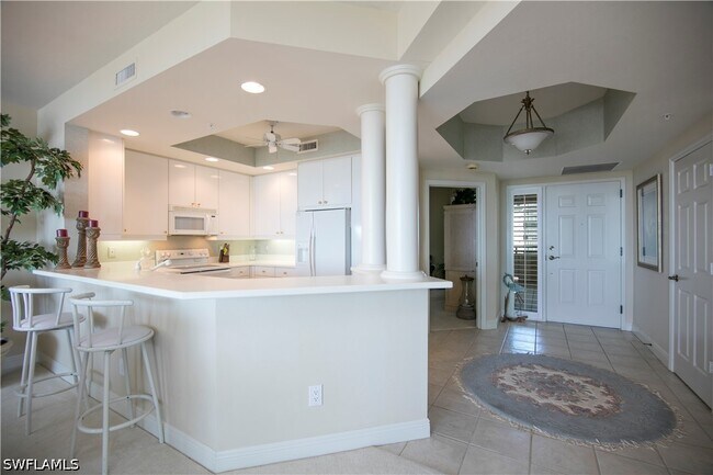 Foto del edificio - 430 Cove Tower Dr