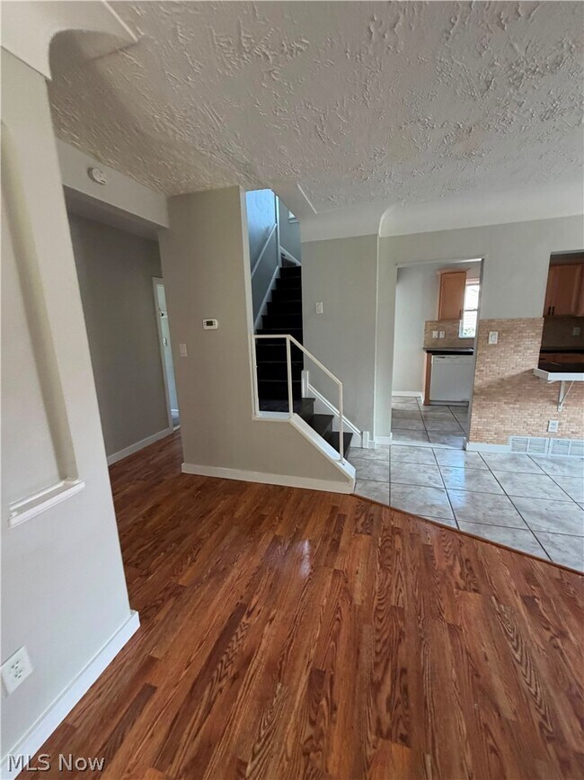 Foto del edificio - 724 E 341st St