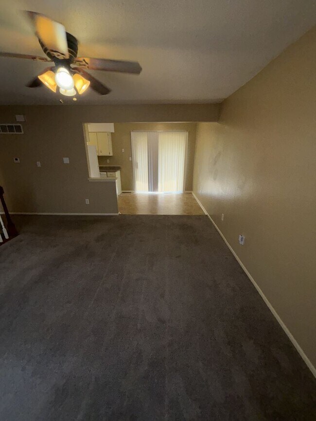 Foto del edificio - AVAILABLE NOW! 3 Bedroom 2.5 Bath in Lee's Summit MO $1,495.00