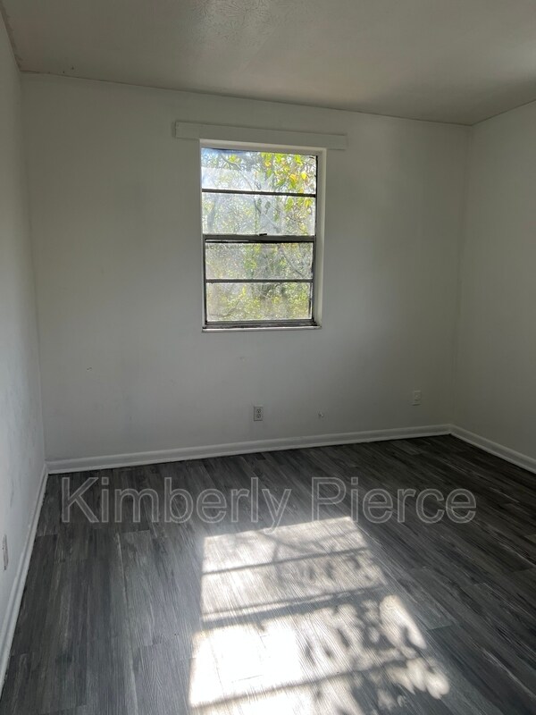 Foto del edificio - 1554 W 22nd St