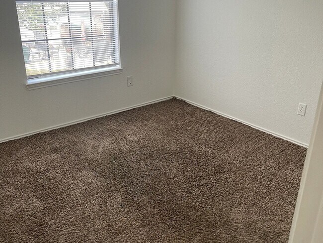 Foto del edificio - 4529 Mizzenmast Ct