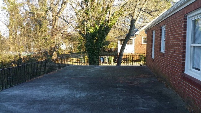 Foto del edificio - 375 Lynnhaven Dr SW