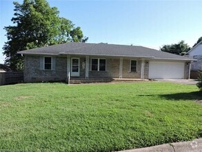 Building Photo - 6724 Riviera Dr