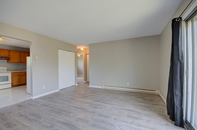Building Photo - 24023 W Hazelcrest Dr