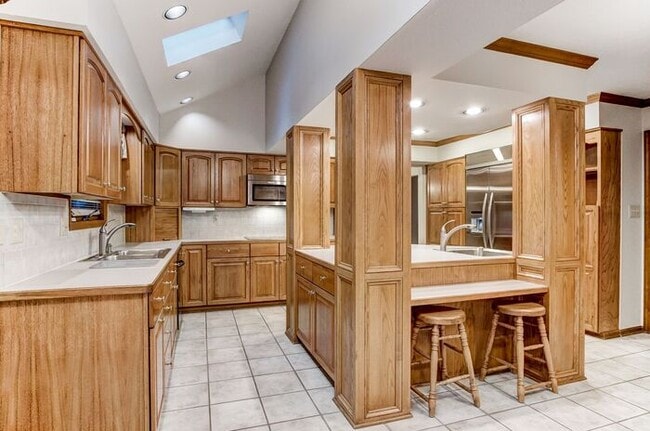 Foto del edificio - 4 Bedroom Home in Westerville