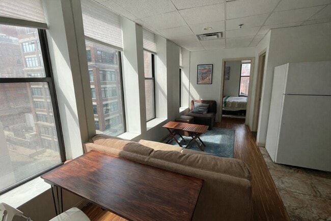 Building Photo - 72 Kneeland St