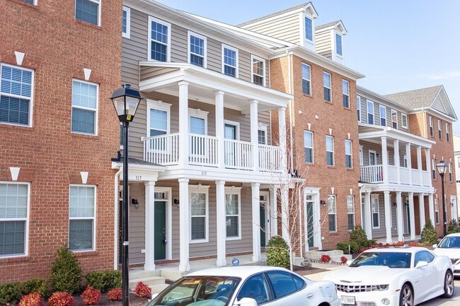 Foto del edificio - Townhouse Rental in Hampton (3 bed/2.5bath...