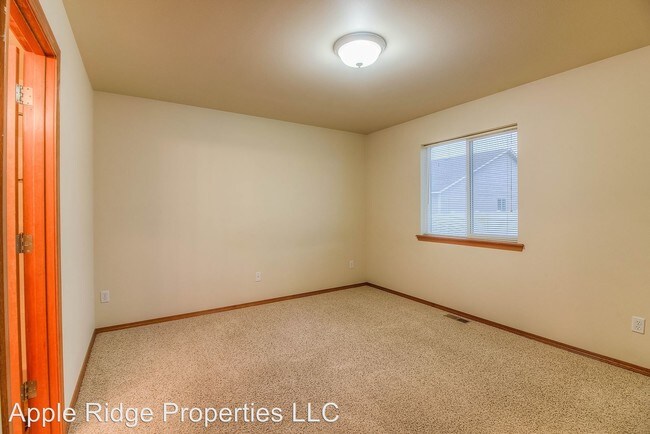 Foto del edificio - 8907 Midvale Rd