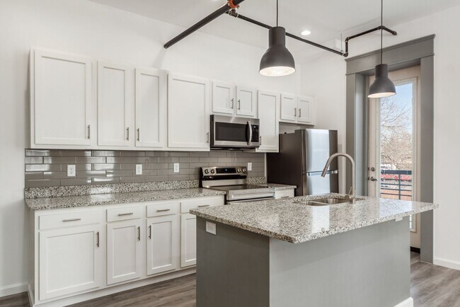 Foto del edificio - The Residences at 218 E Main St