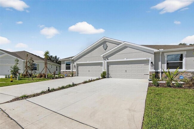 Foto del edificio - 4027 Westwood Flds Lp