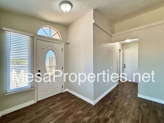 Foto del edificio - 15512 Yates Rd