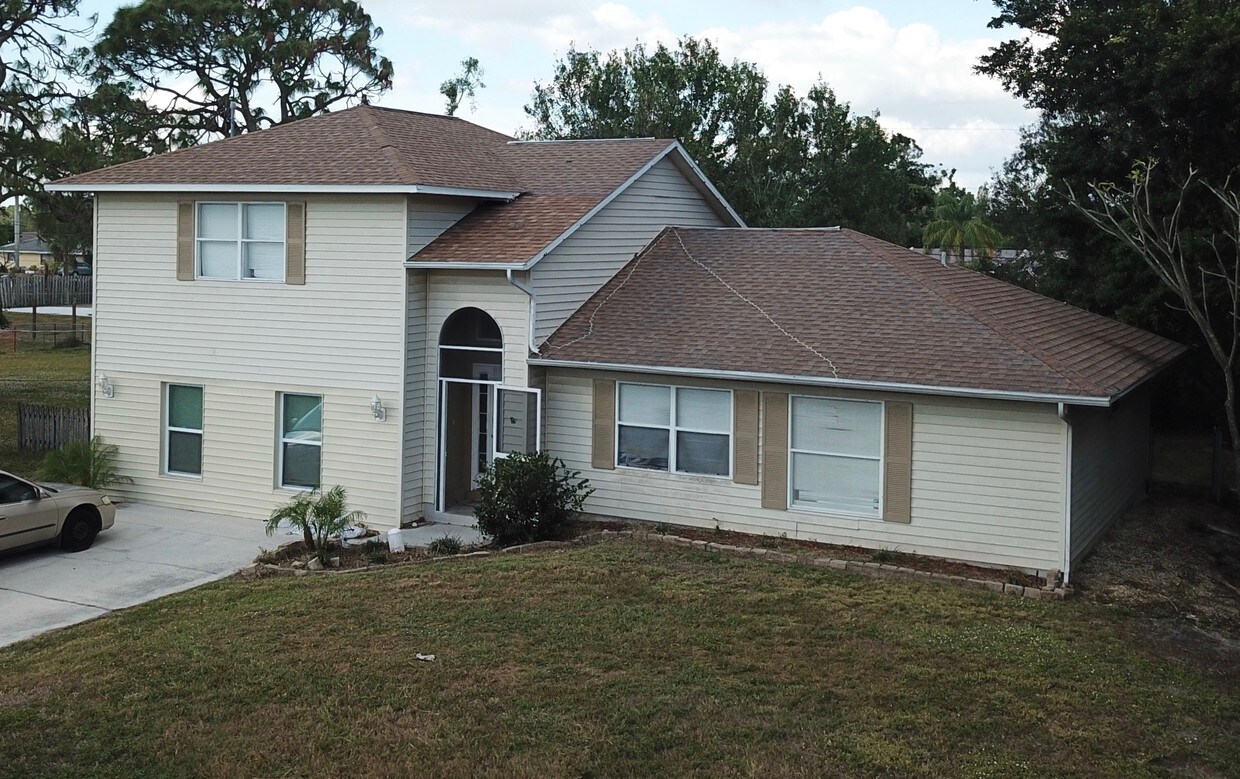 Primary Photo - 7261 Captiva Blvd