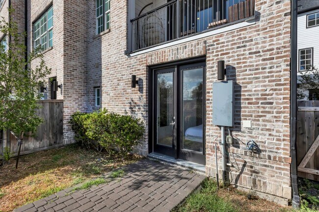 Foto del edificio - 4128 Willowbend Blvd