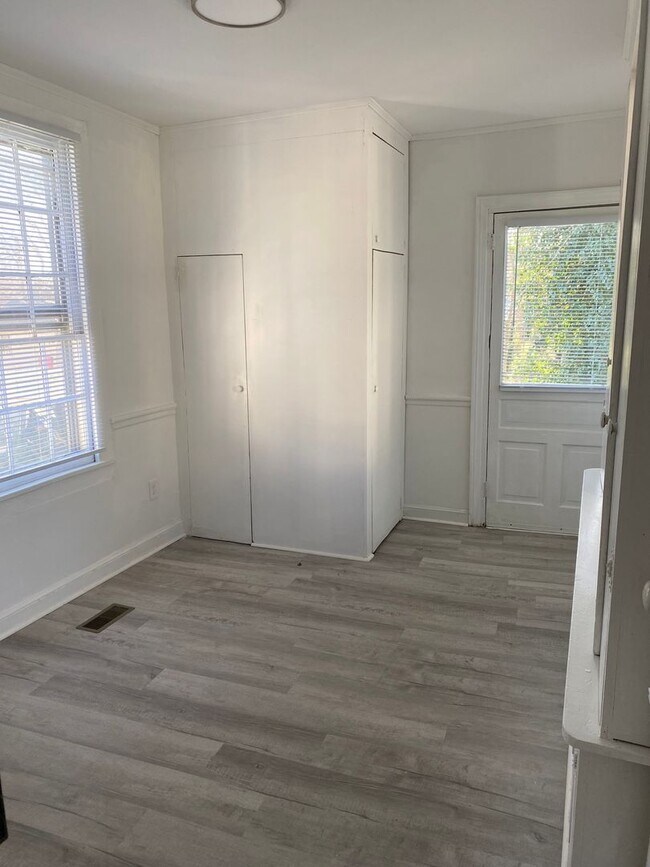 Foto del edificio - 204 S Bragg St