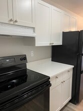 Building Photo - Palisades Manor