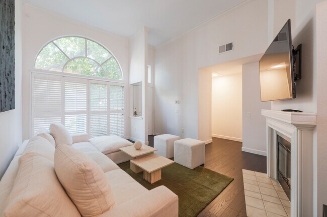 Foto del edificio - 5455 Sylmar Ave