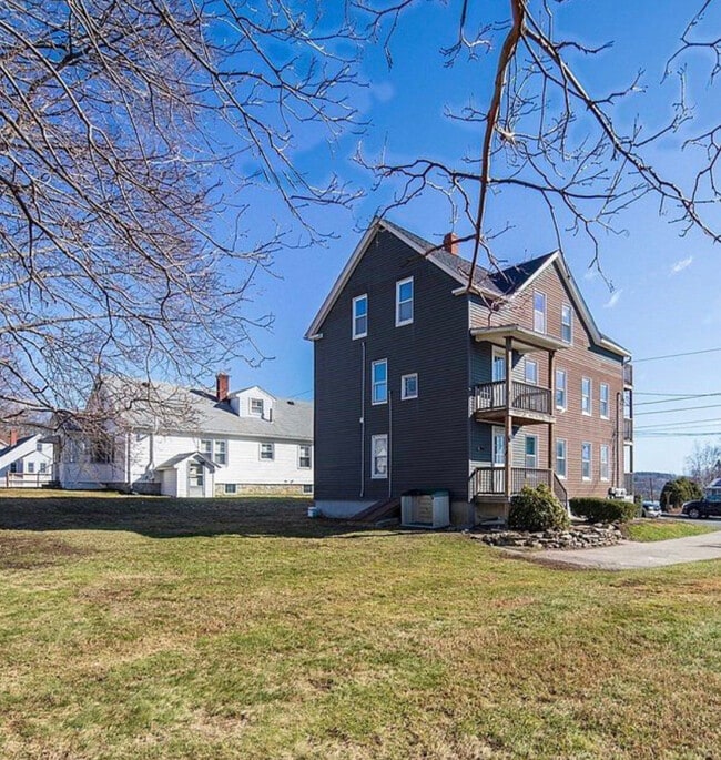 Building Photo - 23 Everett Ave
