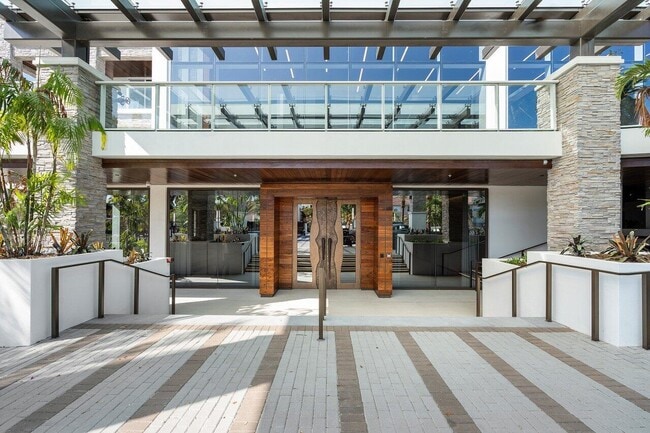 Foto del edificio - 200 SE Mizner Blvd