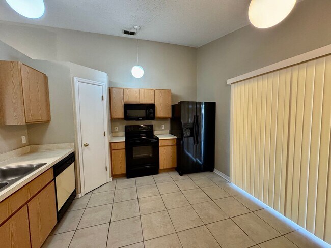 Foto del edificio - Nicely-Maintained 3/2 Home in Azalea Park
