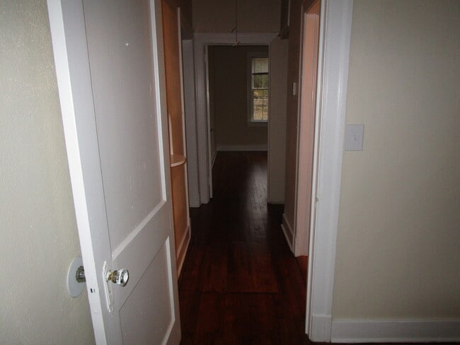 Photo - 3062 Oxford Avenue House