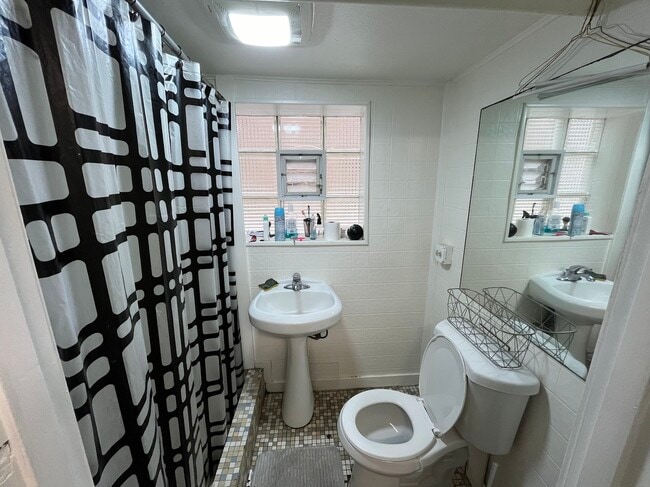Foto del edificio - 5126 W Cullom Ave