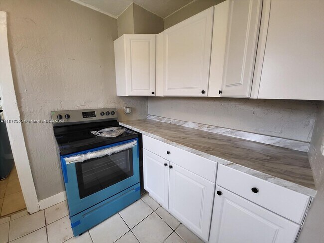 Foto del edificio - 4419 NW 17th Ave