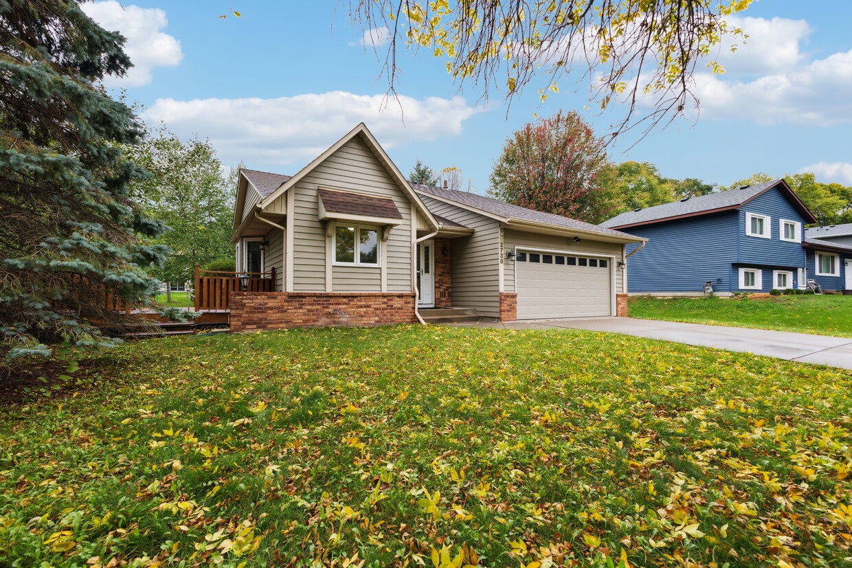 Primary Photo - 2738 Chertsey Dr