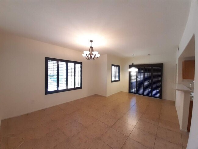 Foto del edificio - COME SEE THIS CUTE CONDO!