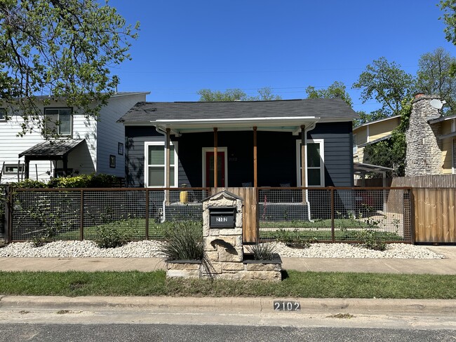 Building Photo - 2102 Holly St