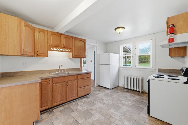 Building Photo - 4 Grandview St