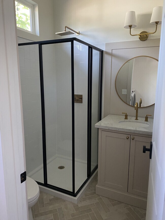 Foto del edificio - 1392 Calle Crisantemo