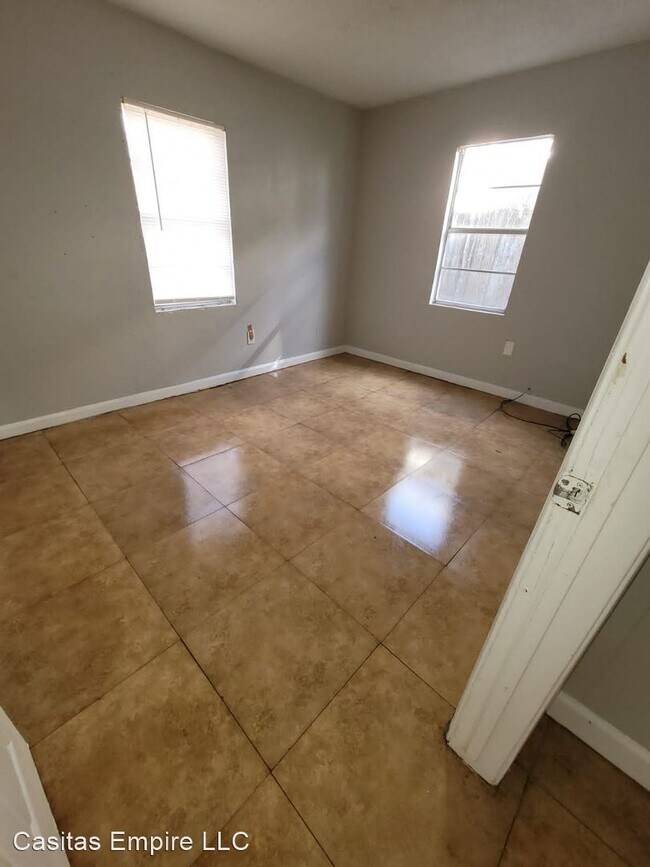 Building Photo - 3 br, 1 bath House - 3531 Cedar Hill Ln. F...