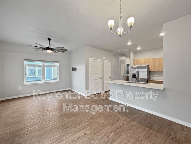 Foto del edificio - 4265 N Reed Ln