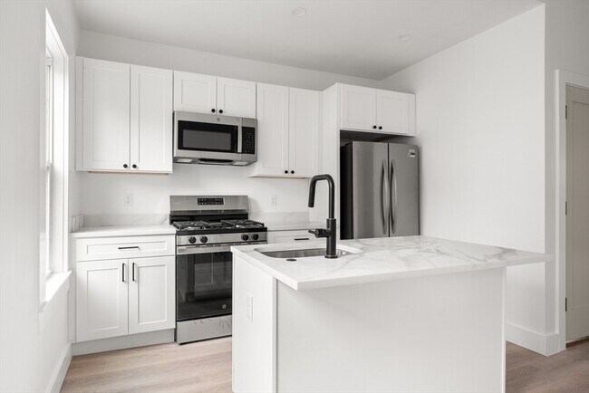 Foto del edificio - 467 E 3rd St
