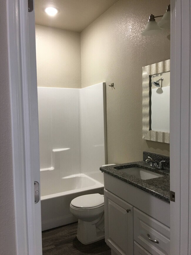 Foto del edificio - 2636 E 14th St
