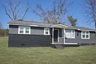 Building Photo - 450 E Church St