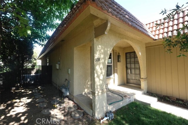 Foto del edificio - 318 S San Dimas Canyon Rd