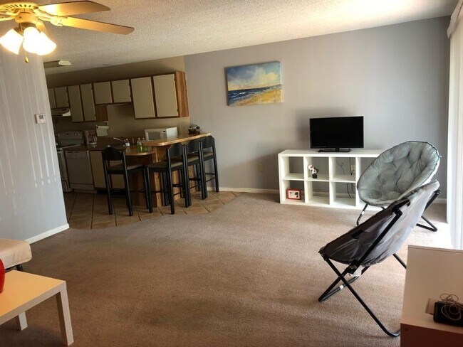 Building Photo - 2050 Oleander Blvd