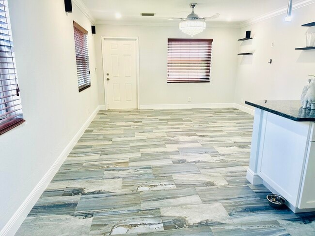 Building Photo - 1104 Neoga St