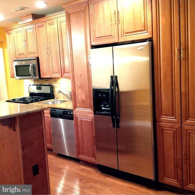 Foto del edificio - 2430 4th St NE