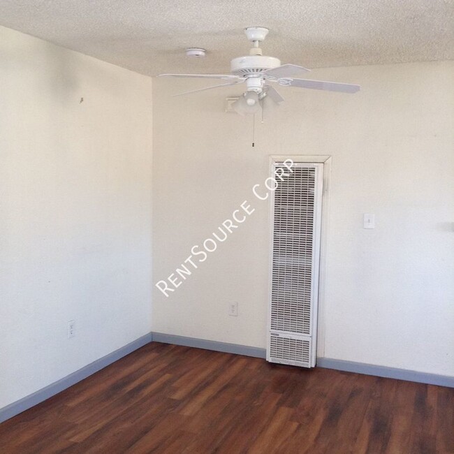 Building Photo - 1 Bedroom Duplex For Rent