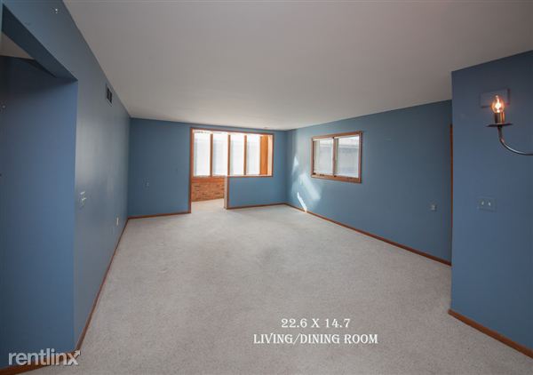 Building Photo - 141 Pinewood Cir
