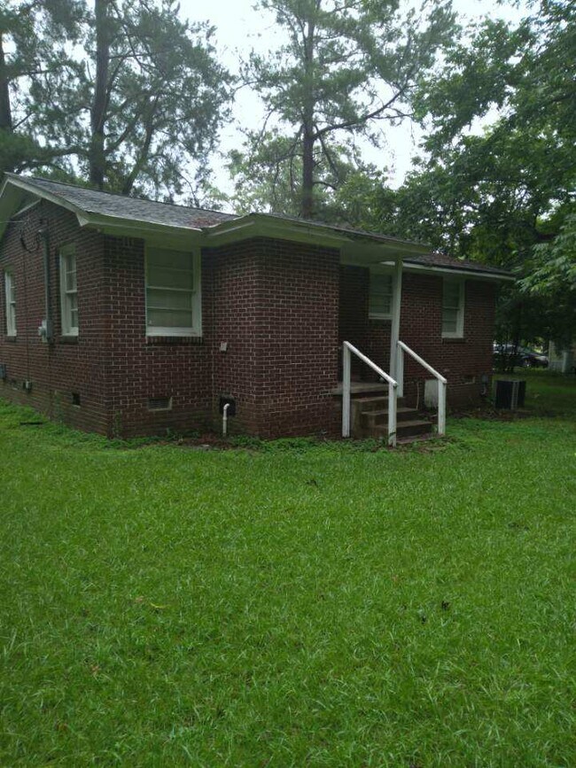 Back of House - 219 State Rd S-38-1180